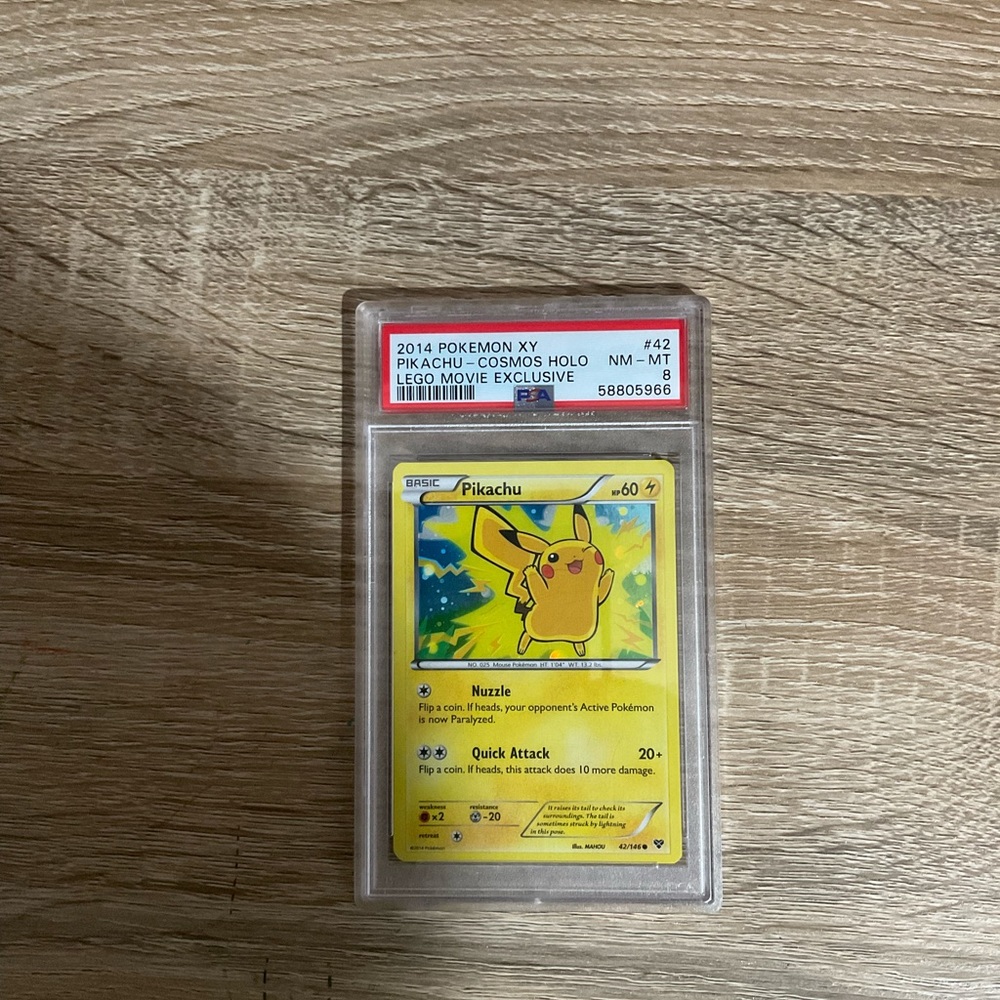 Pikachu Pokémon PSA8